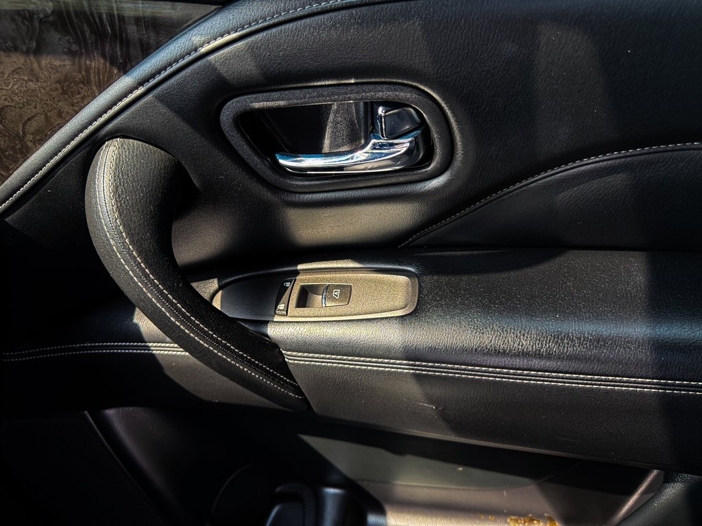 2020 Infiniti QX80 Luxe photo