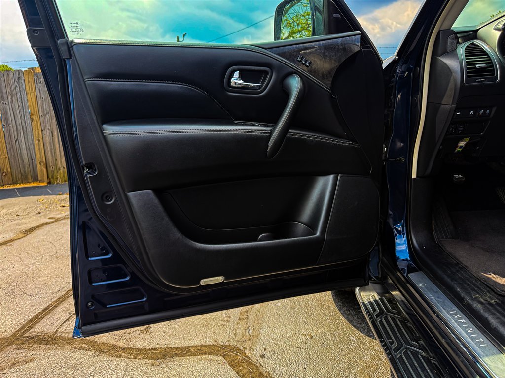 2020 Infiniti QX80 Luxe photo