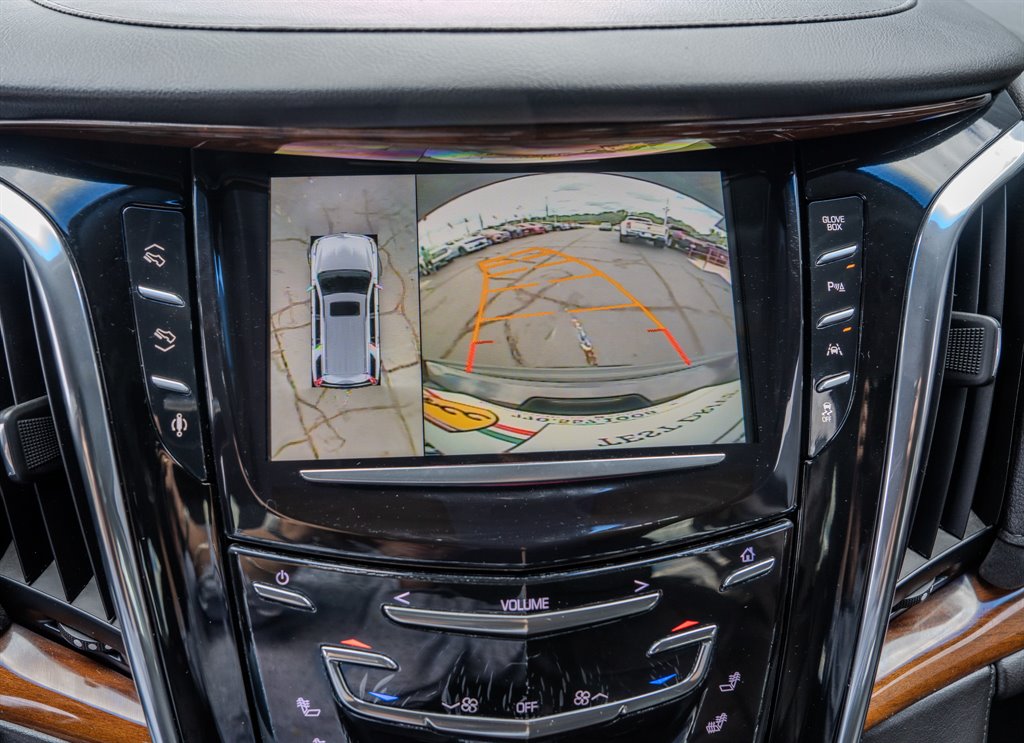 2016 Cadillac Escalade Luxury photo