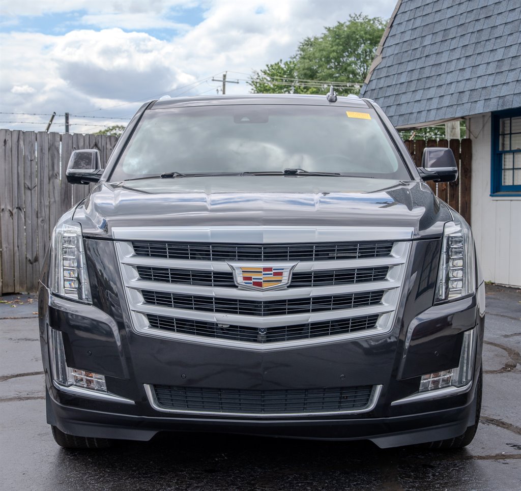 2016 Cadillac Escalade Luxury photo
