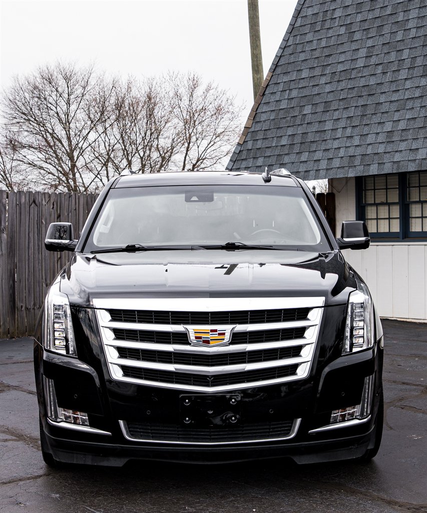 2020 Cadillac Escalade Luxury photo