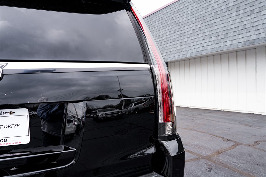2020 Cadillac Escalade Luxury photo