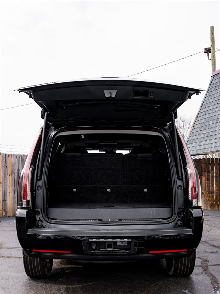 2020 Cadillac Escalade Luxury photo