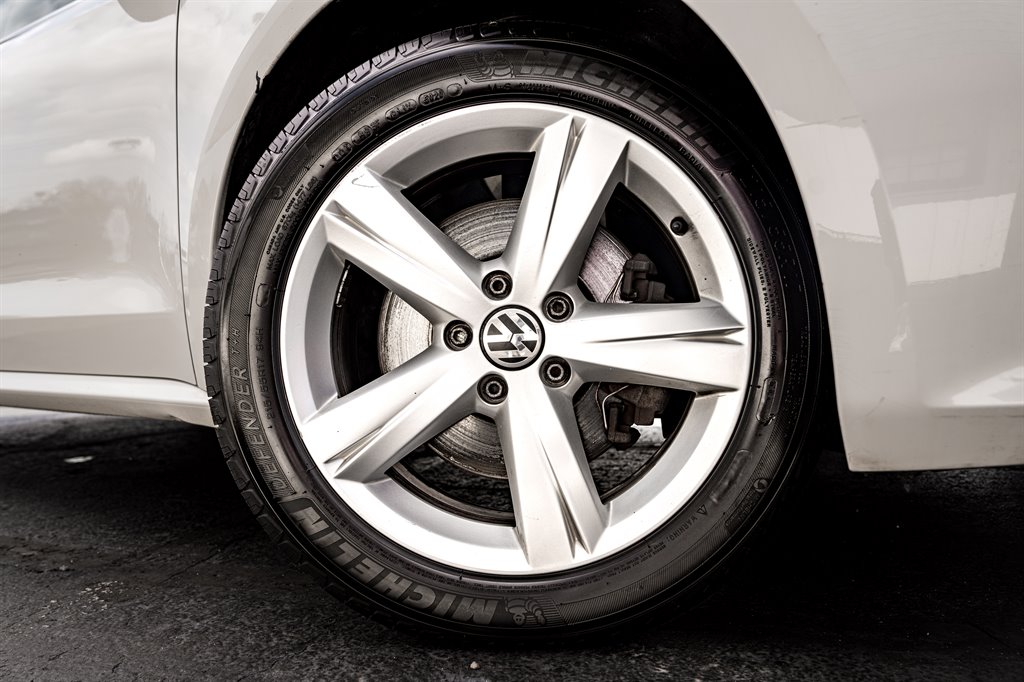 2014 Volkswagen Passat S PZEV photo