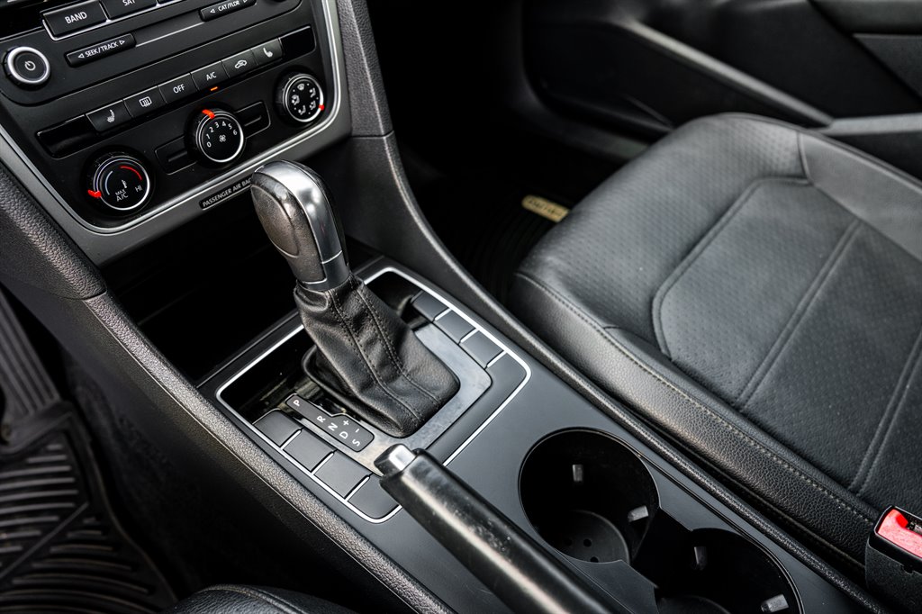 2014 Volkswagen Passat S PZEV photo