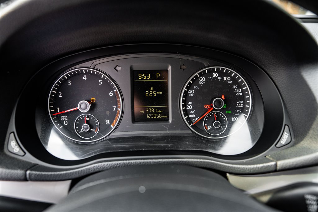 2014 Volkswagen Passat S PZEV photo