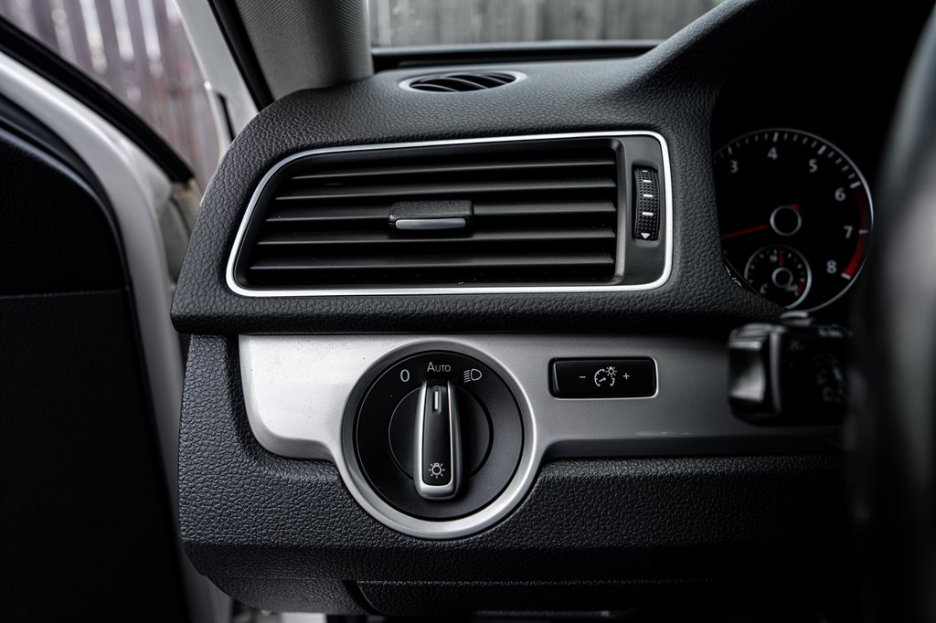2014 Volkswagen Passat S PZEV photo