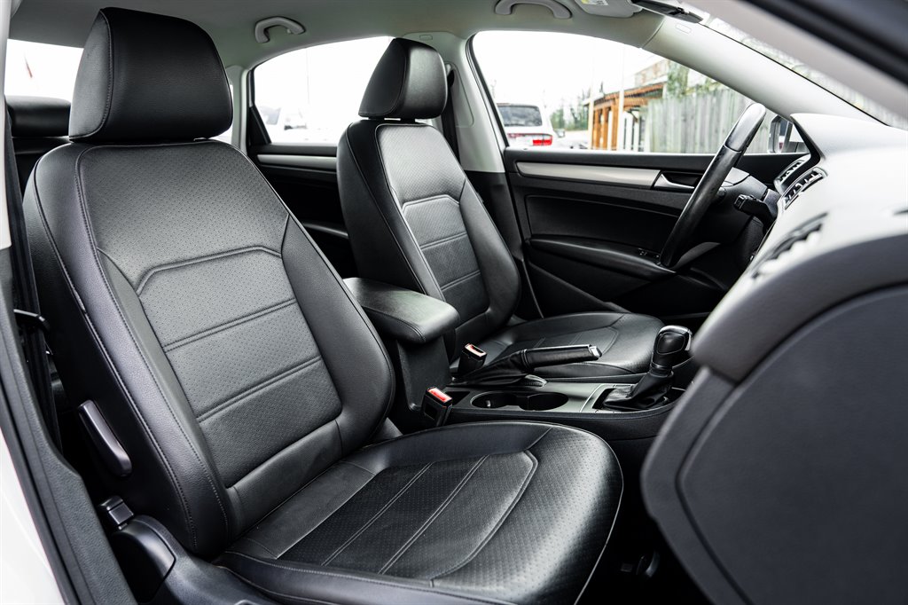 2014 Volkswagen Passat S PZEV photo