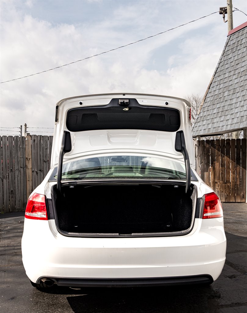 2014 Volkswagen Passat S PZEV photo