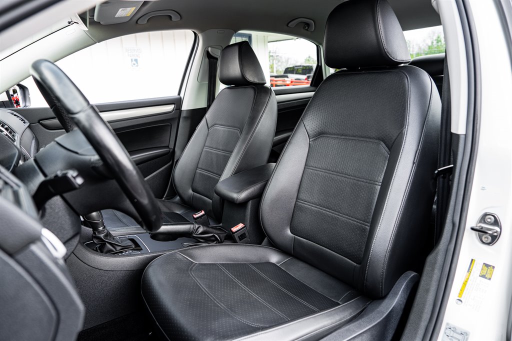 2014 Volkswagen Passat S PZEV photo