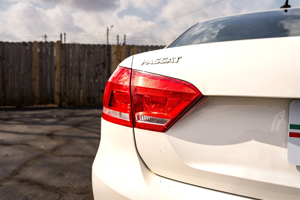 2014 Volkswagen Passat S PZEV photo