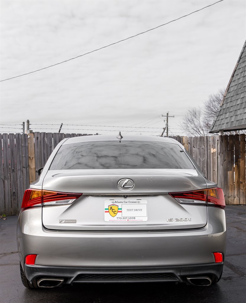 2017 Lexus IS 00t photo