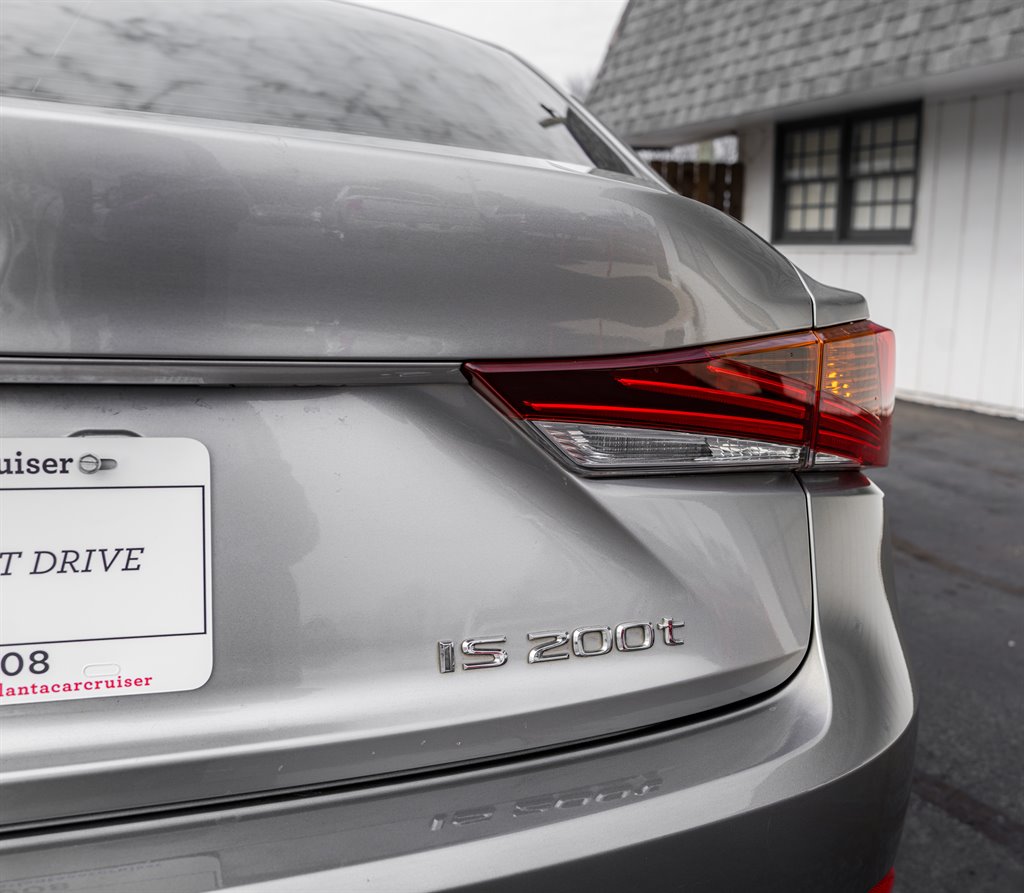 2017 Lexus IS 00t photo