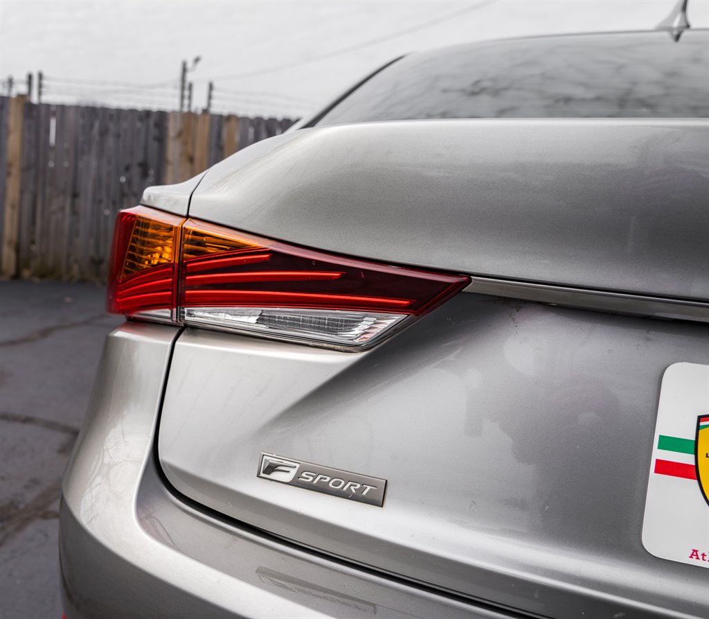 2017 Lexus IS 00t photo