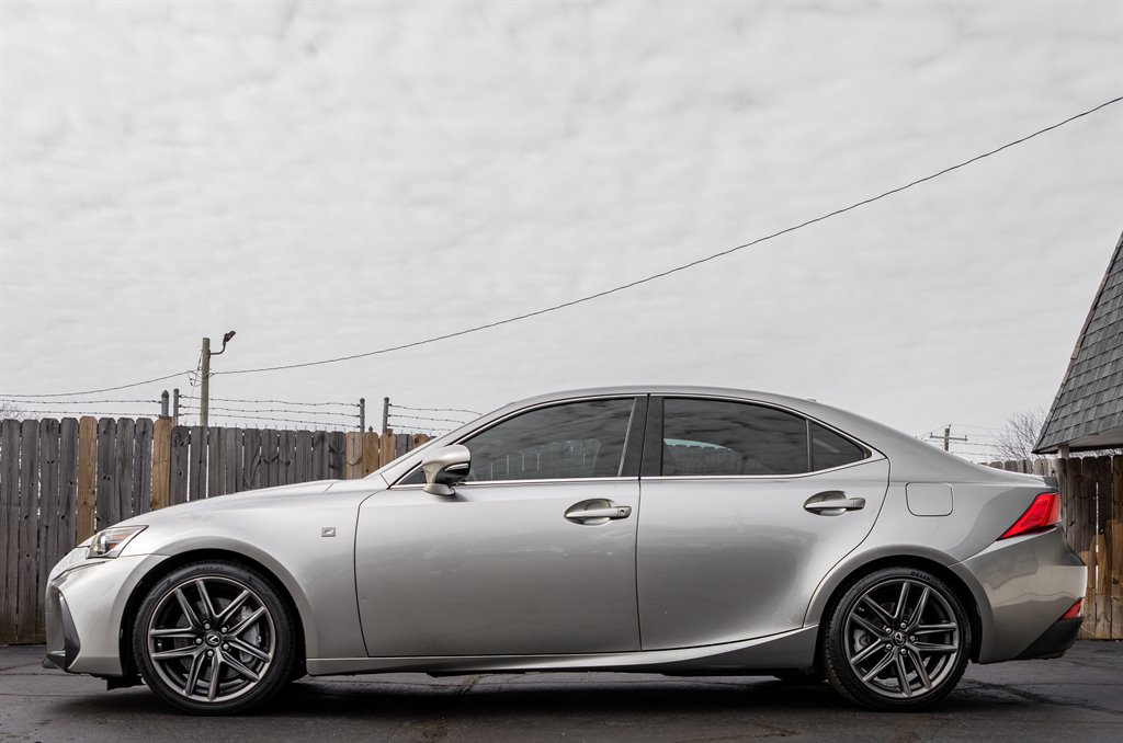 2017 Lexus IS 00t photo