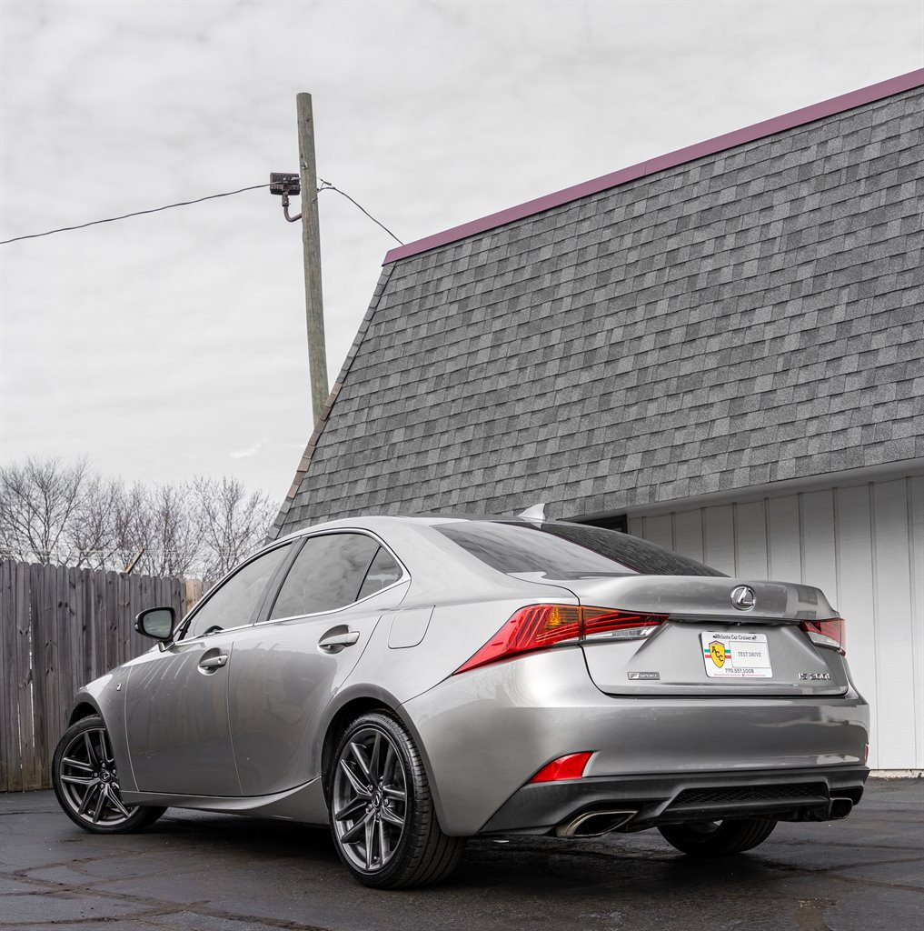 2017 Lexus IS 00t photo
