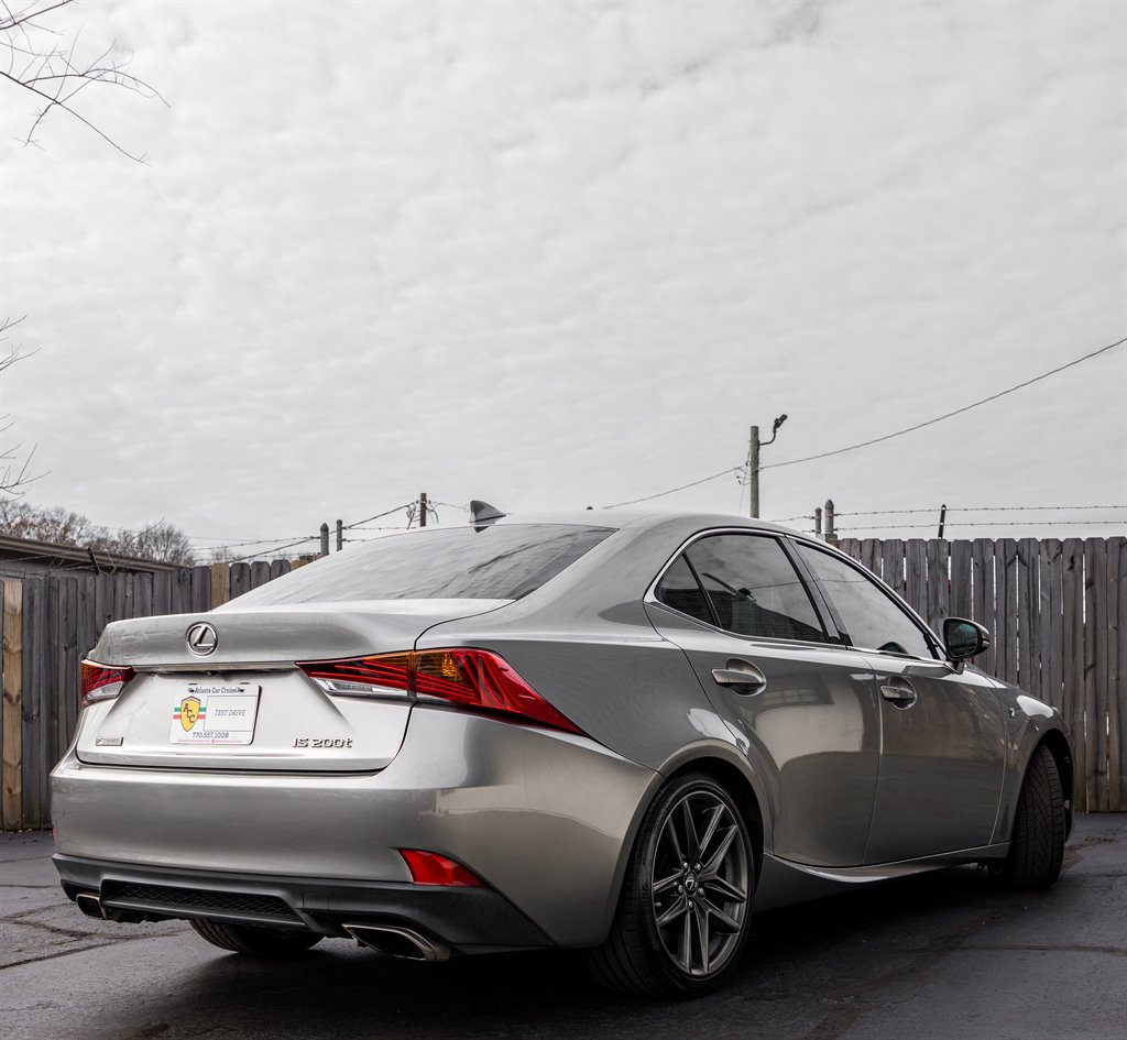 2017 Lexus IS 00t photo