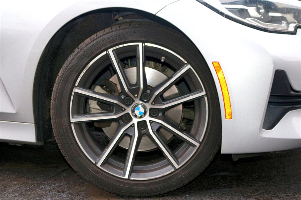 2020 BMW 3-Series 330i photo