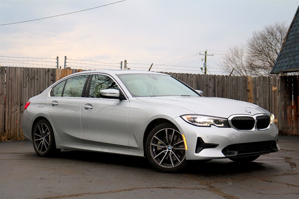 2020 BMW 3-Series 330i photo