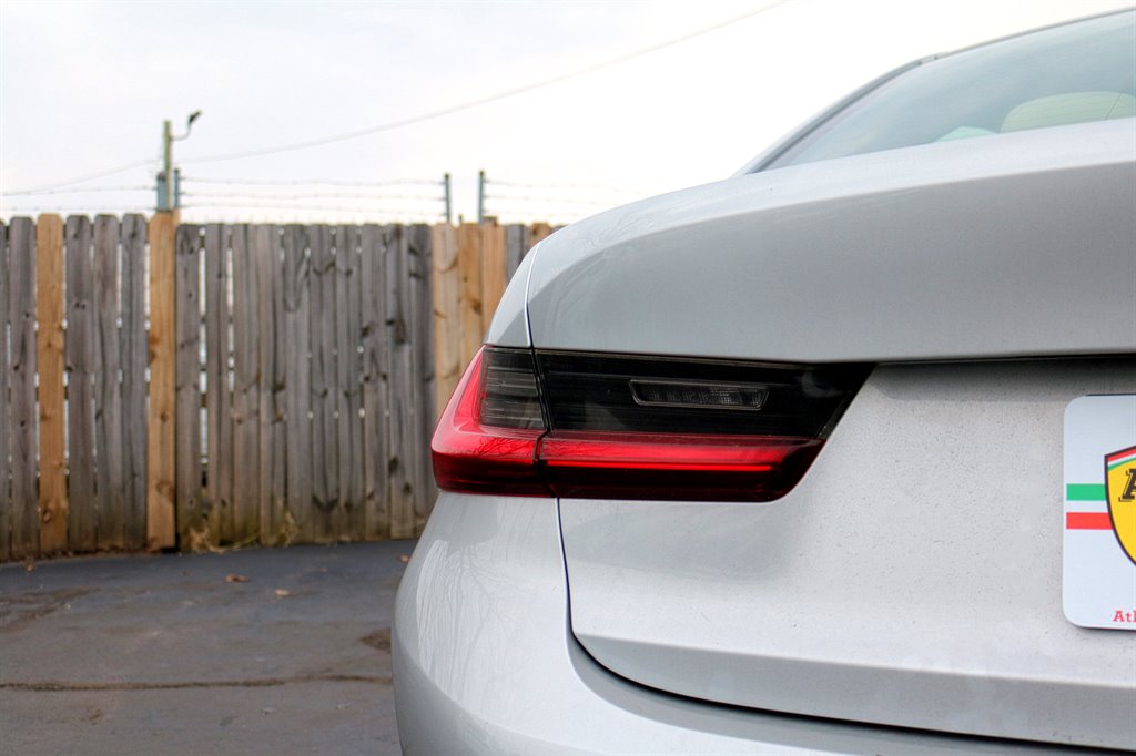 2020 BMW 3-Series 330i photo