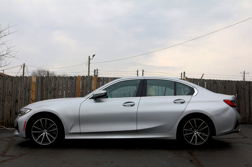 2020 BMW 3-Series 330i photo