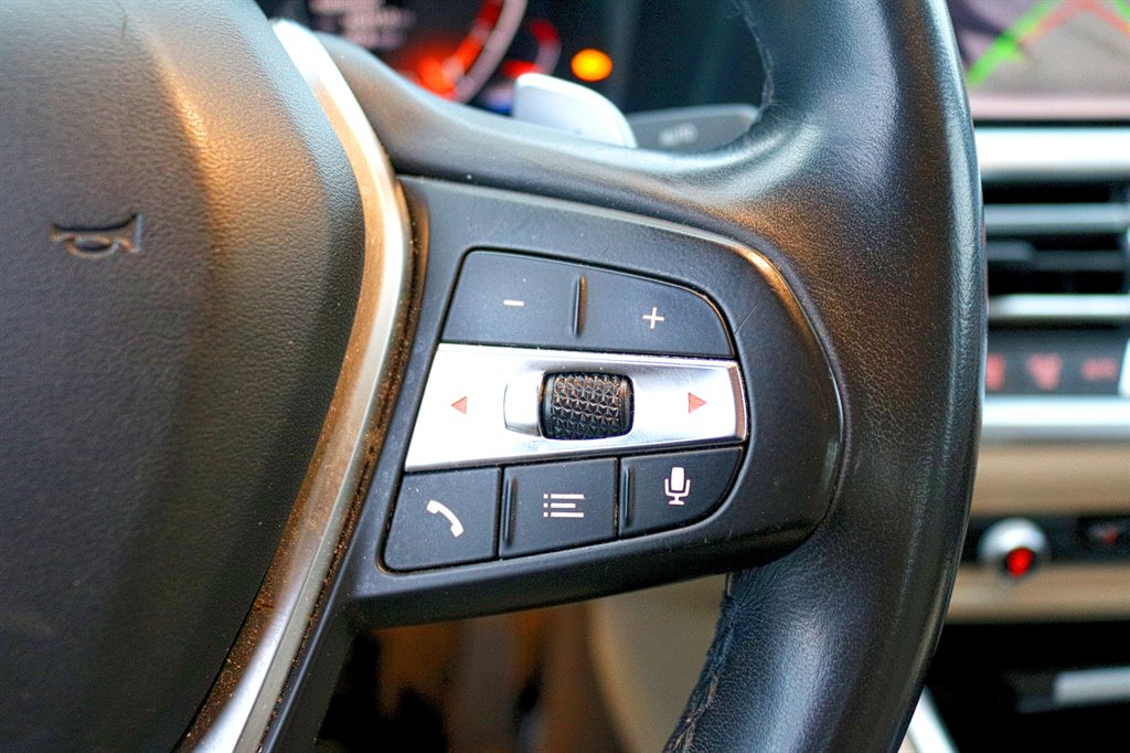 2020 BMW 3-Series 330i photo