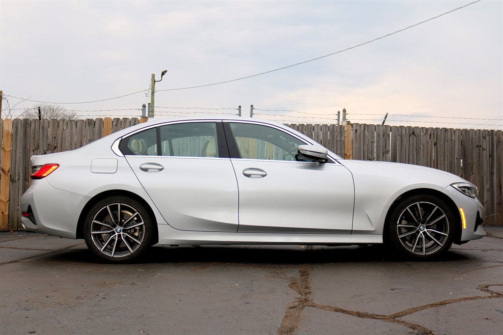 2020 BMW 3-Series 330i photo
