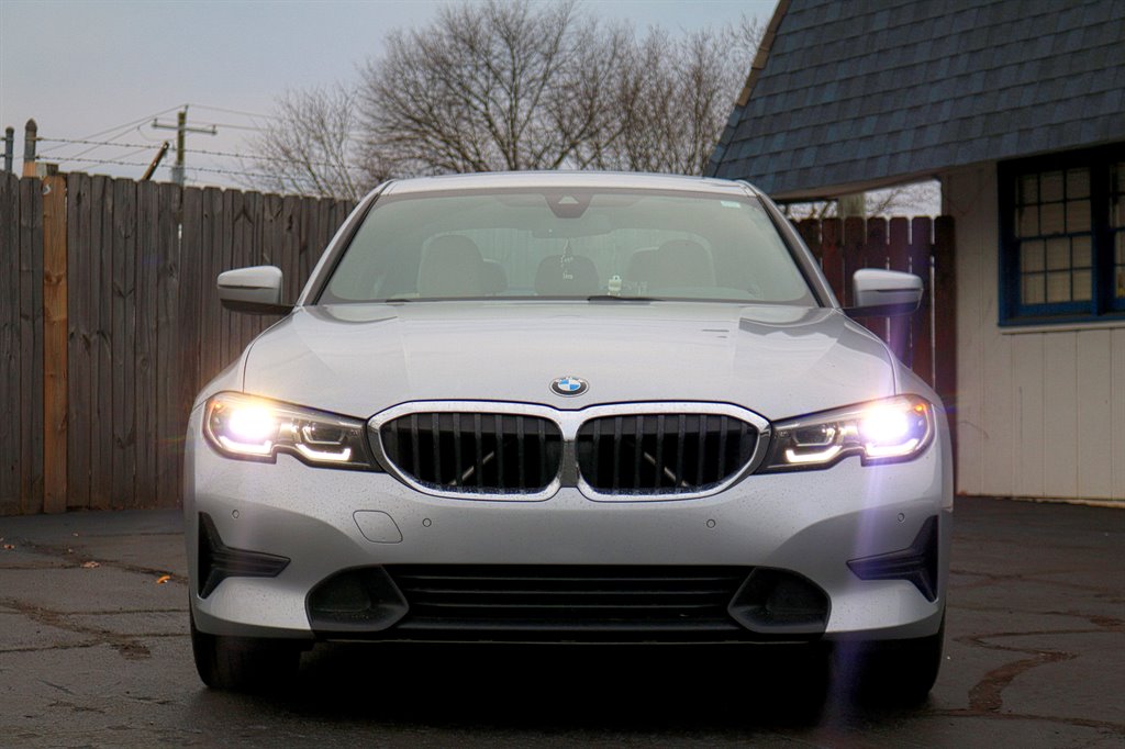 2020 BMW 3-Series 330i photo