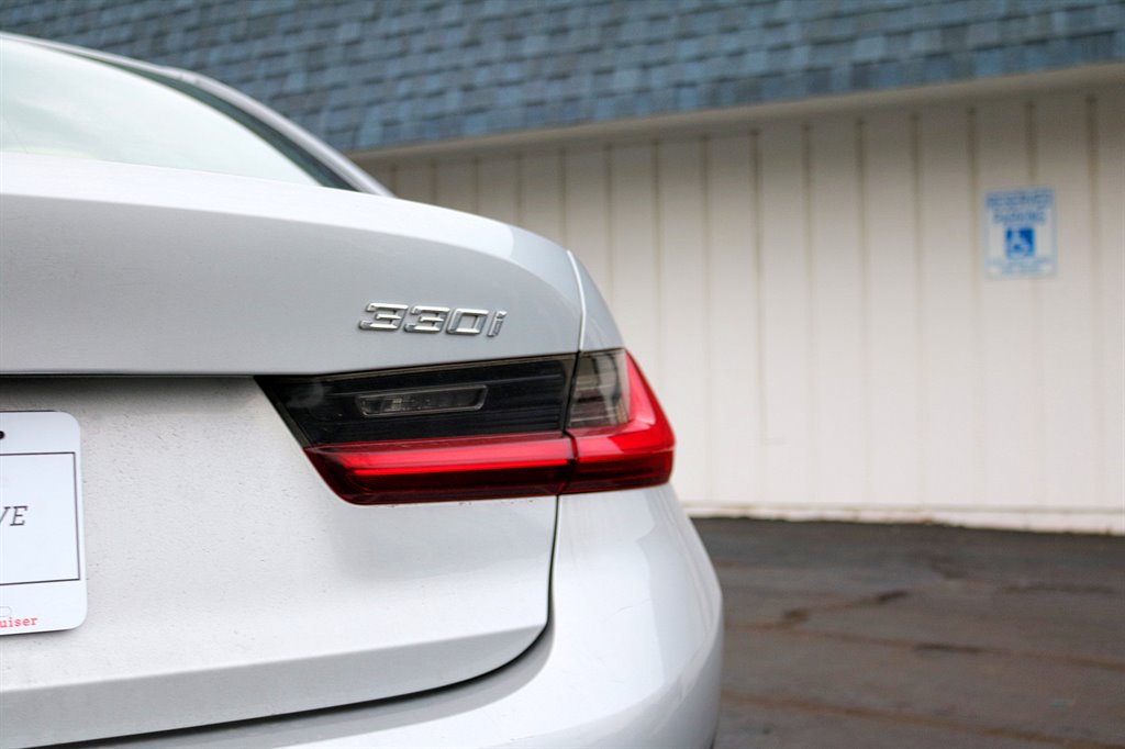 2020 BMW 3-Series 330i photo