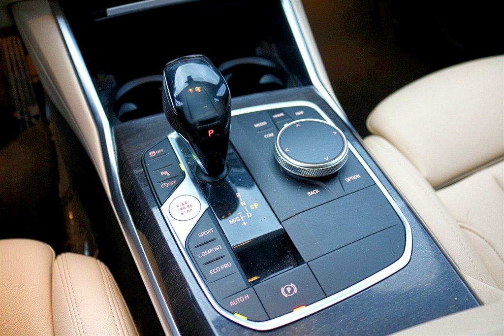 2020 BMW 3-Series 330i photo