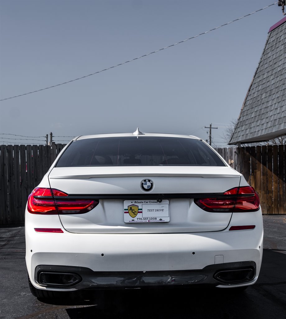 2018 BMW 7-Series 750i photo