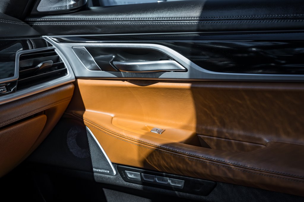2018 BMW 7-Series 750i photo