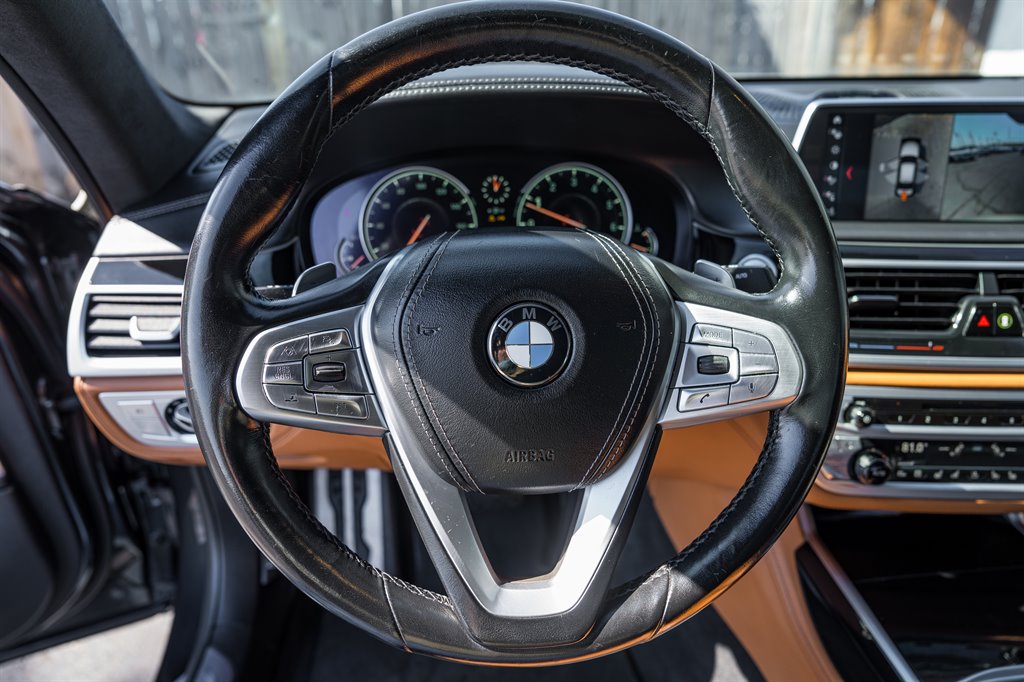 2018 BMW 7-Series 750i photo