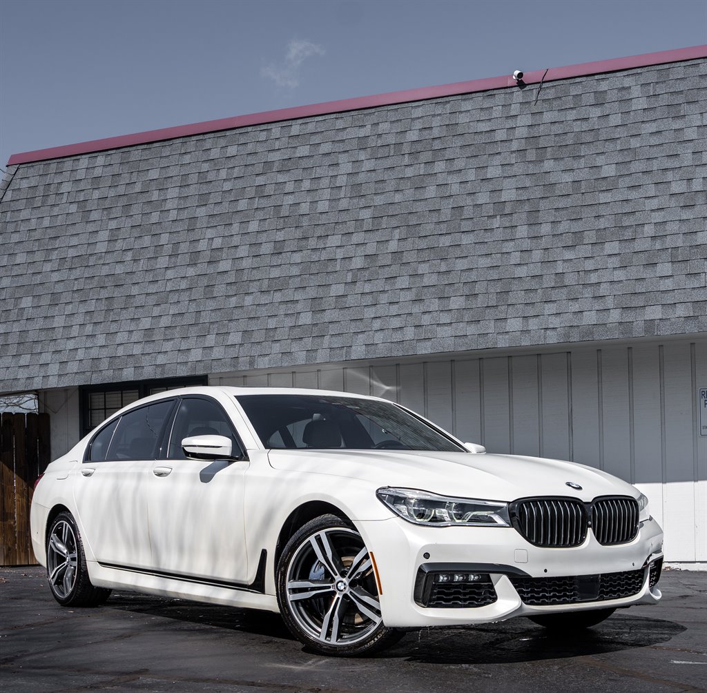 2018 BMW 7-Series 750i photo