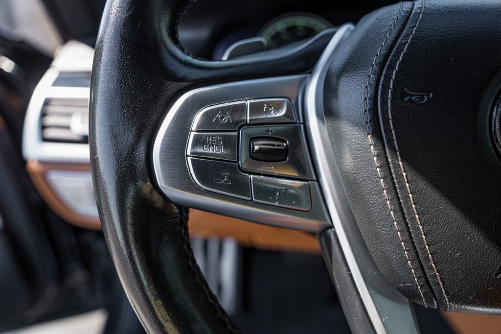 2018 BMW 7-Series 750i photo