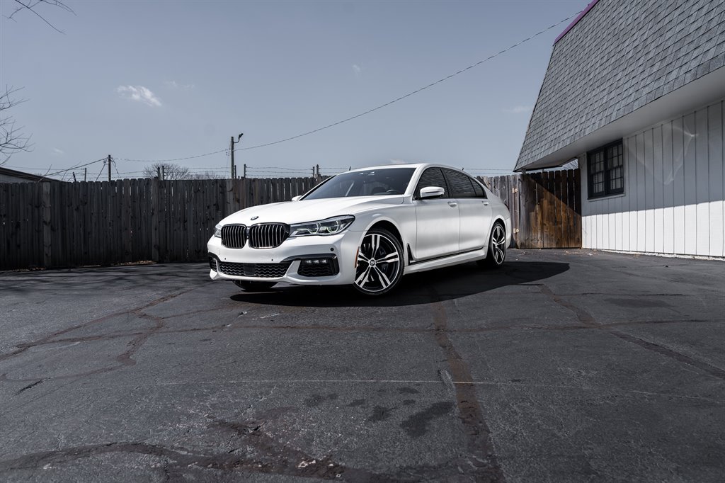 2018 BMW 7-Series 750i photo