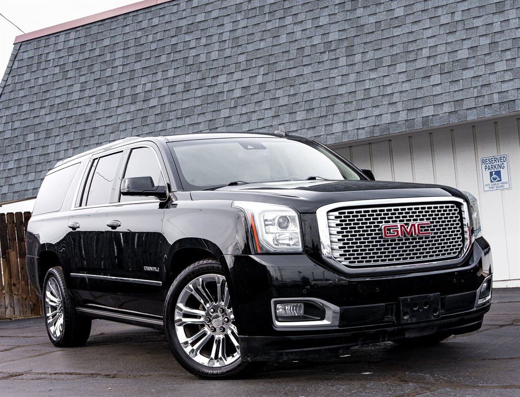 2017 GMC Yukon XL 1500 Denali photo