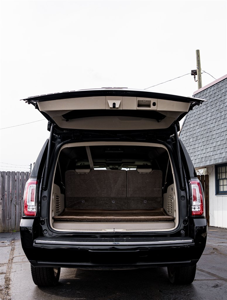 2017 GMC Yukon XL 1500 Denali photo