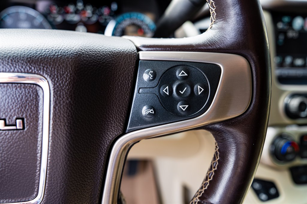 2017 GMC Yukon XL 1500 Denali photo