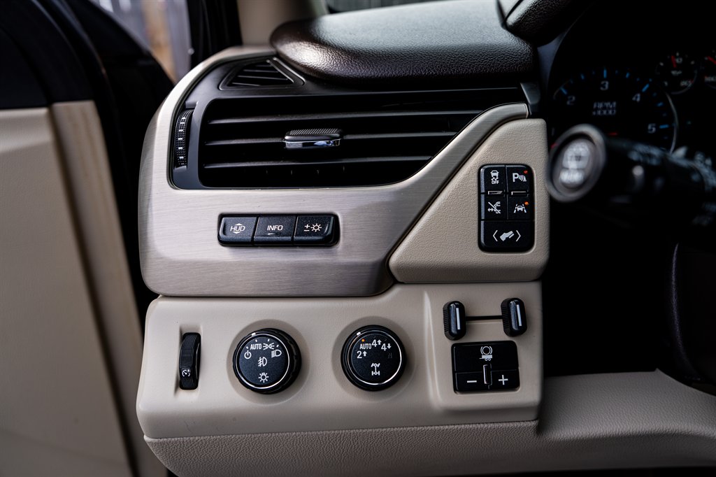 2017 GMC Yukon XL 1500 Denali photo