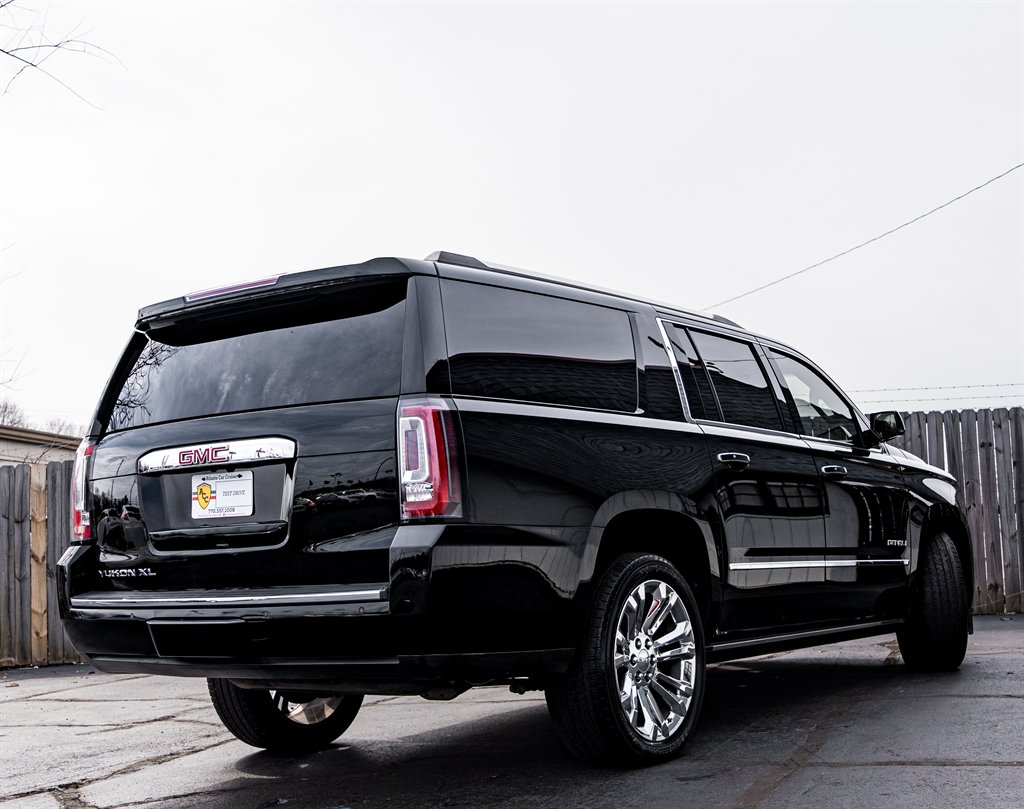 2017 GMC Yukon XL 1500 Denali photo