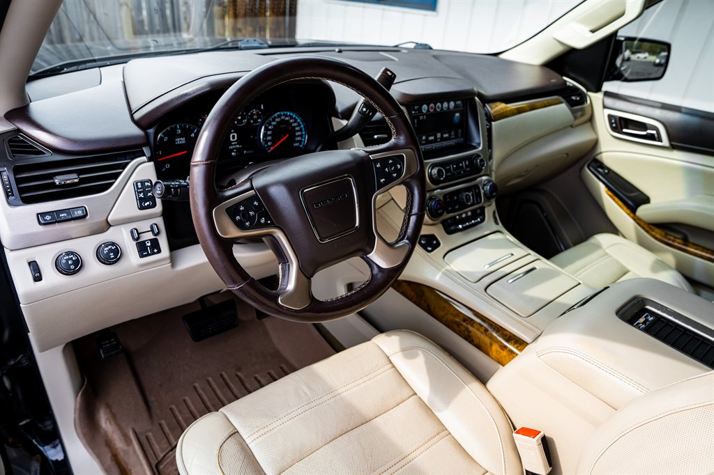 2017 GMC Yukon XL 1500 Denali photo