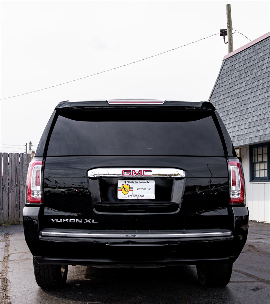 2017 GMC Yukon XL 1500 Denali photo