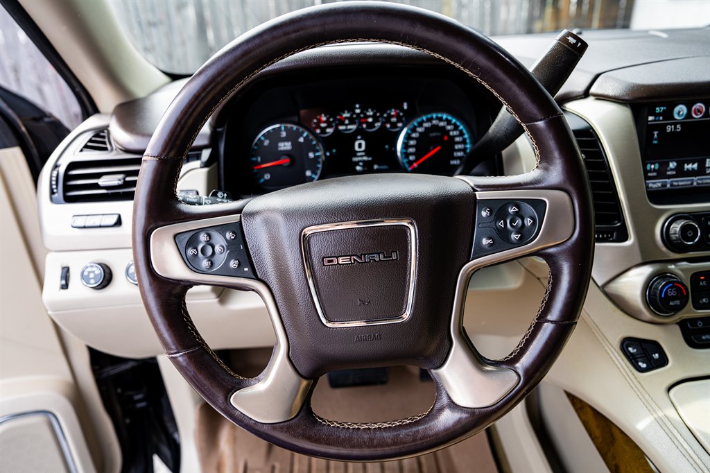 2017 GMC Yukon XL 1500 Denali photo