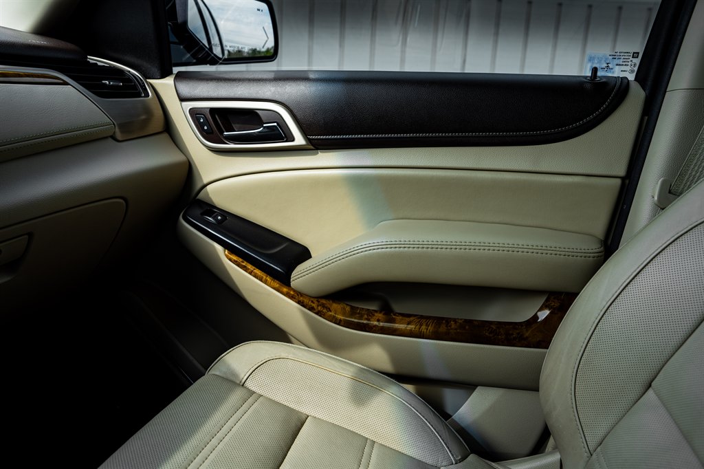 2017 GMC Yukon XL 1500 Denali photo