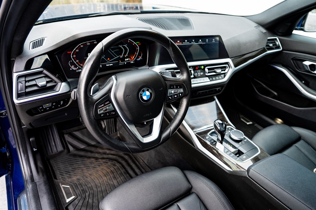 2020 BMW 3-Series 330xi photo