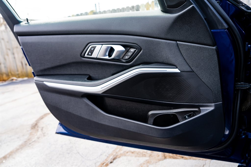 2020 BMW 3-Series 330xi photo