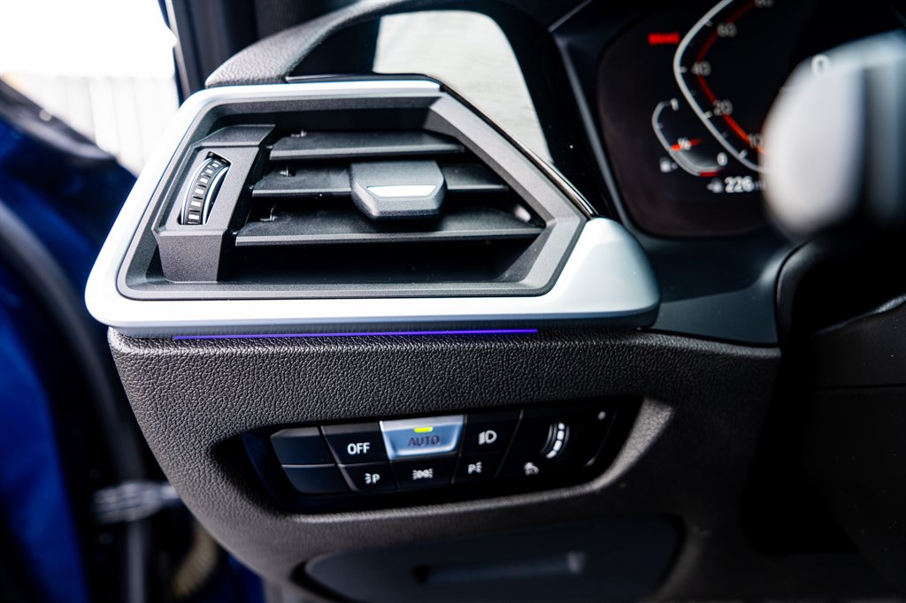 2020 BMW 3-Series 330xi photo