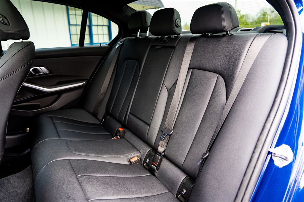 2020 BMW 3-Series 330xi photo