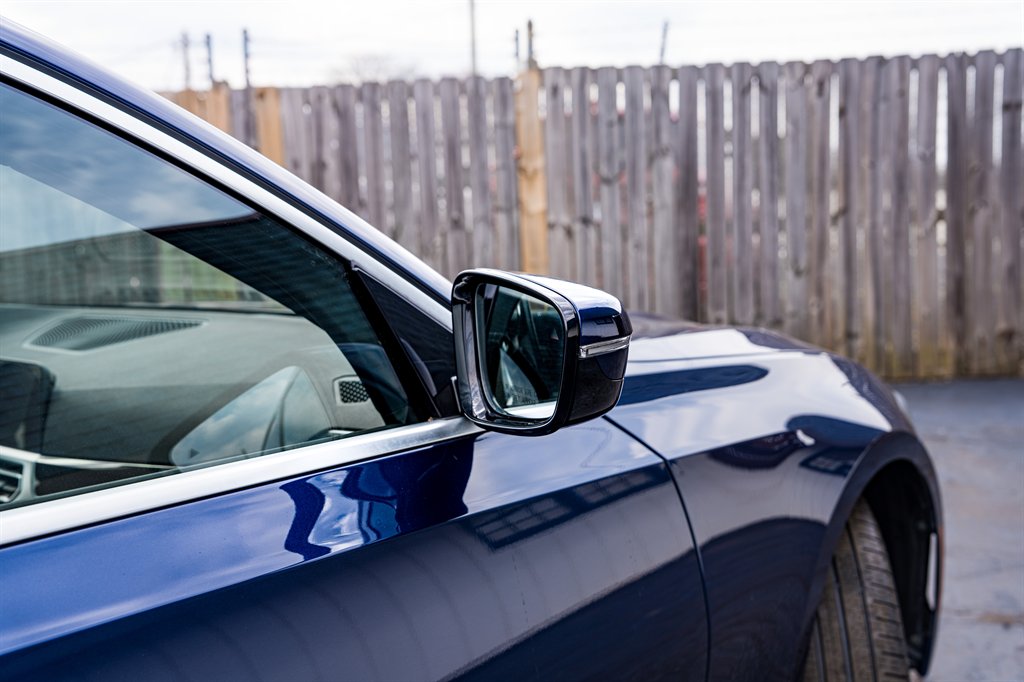 2020 BMW 3-Series 330xi photo